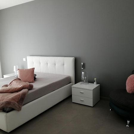 Sea View Apartment Monopoli Bagian luar foto