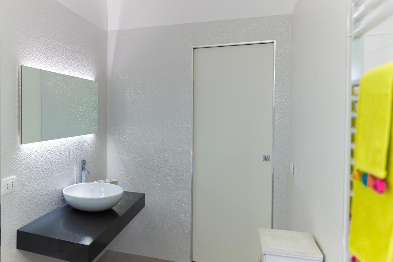 Sea View Apartment Monopoli Bagian luar foto