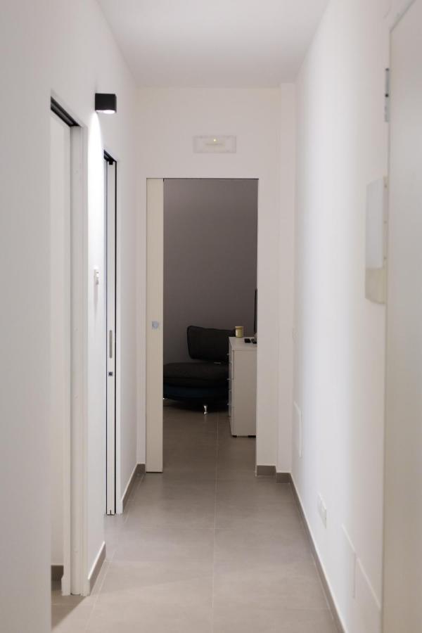 Sea View Apartment Monopoli Bagian luar foto