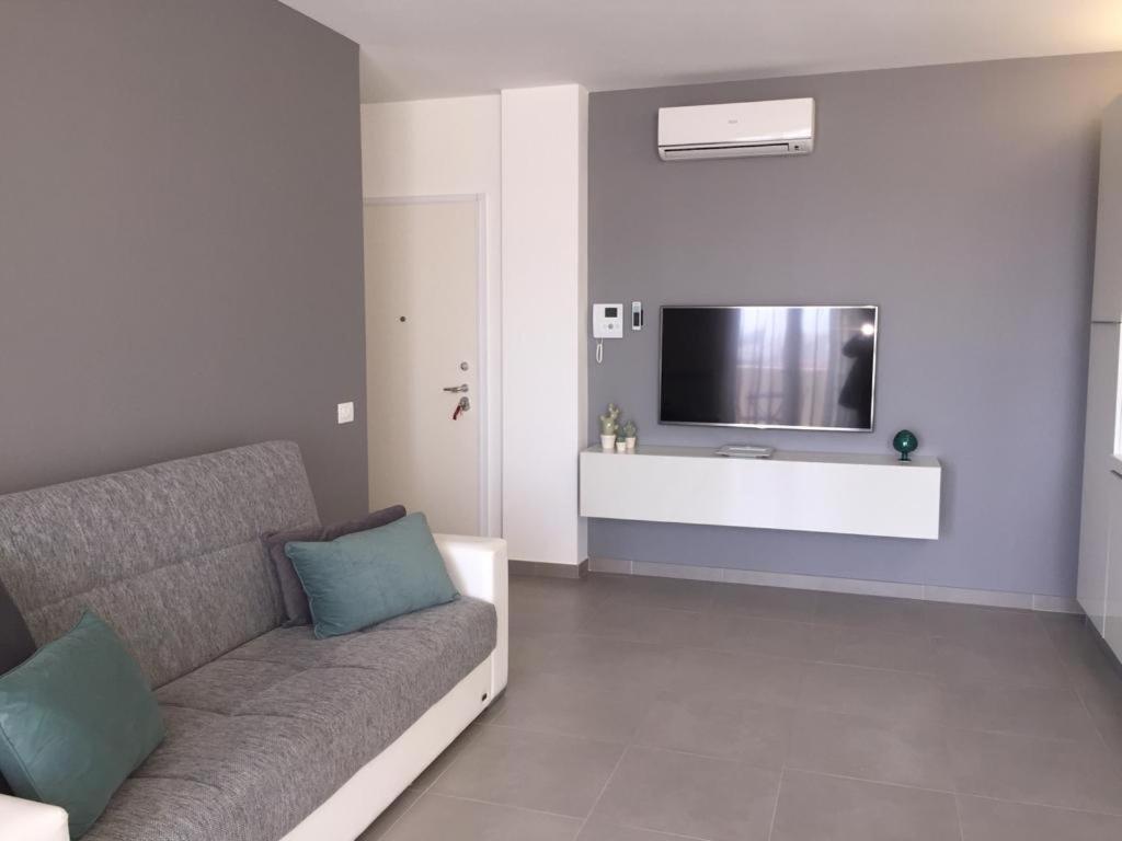 Sea View Apartment Monopoli Bagian luar foto